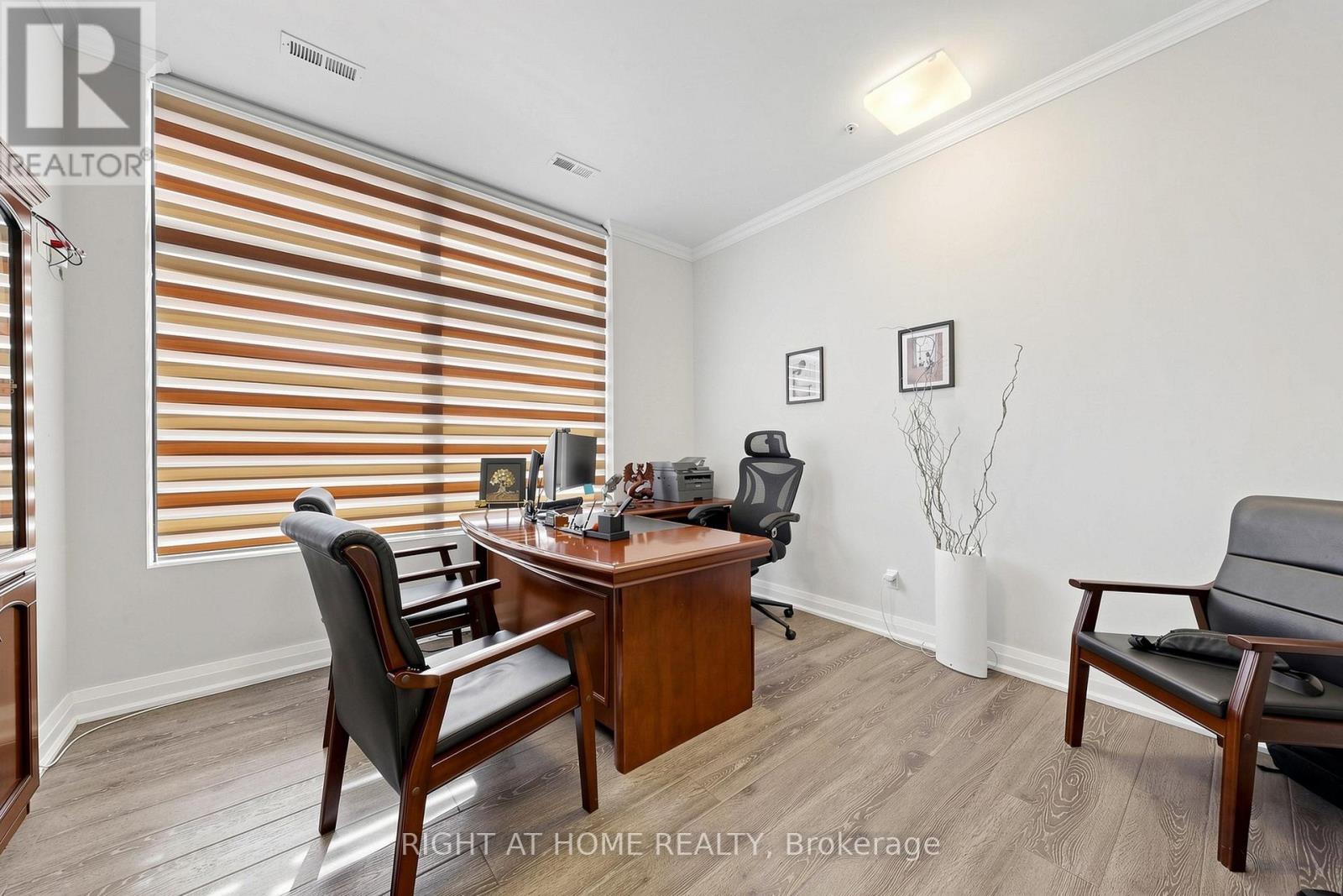 306 - 10376 Yonge Street N Property Photo 5