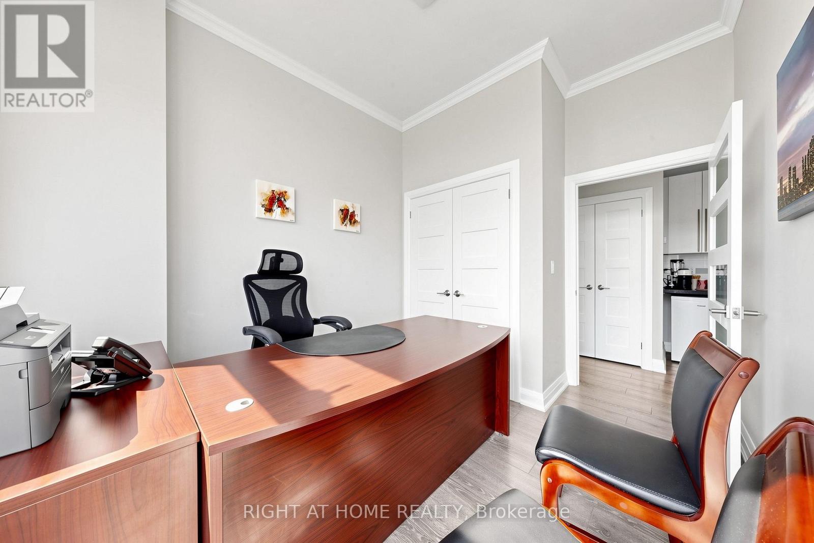 306 - 10376 Yonge Street N Property Photo 6