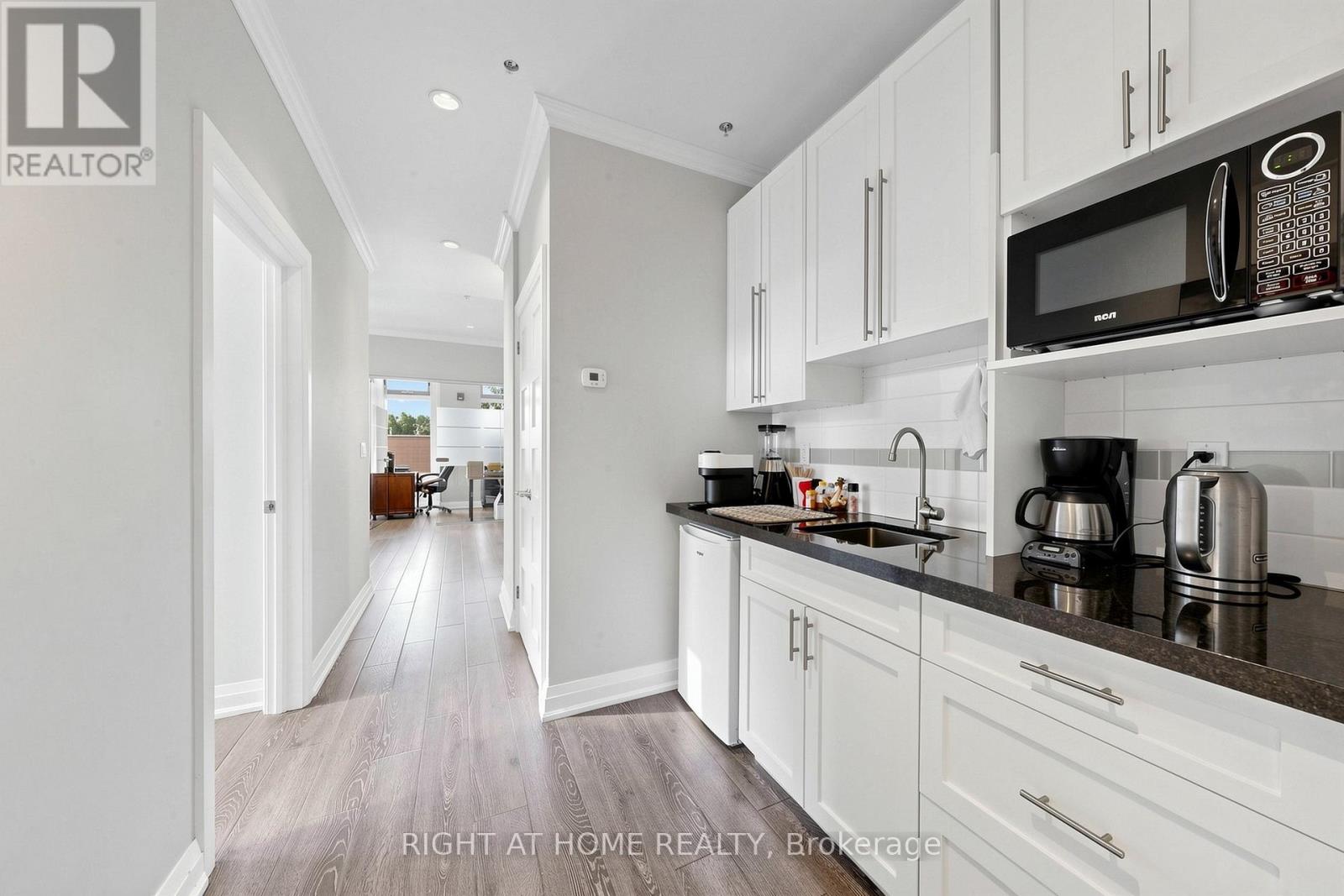 306 - 10376 Yonge Street N Property Photo 12