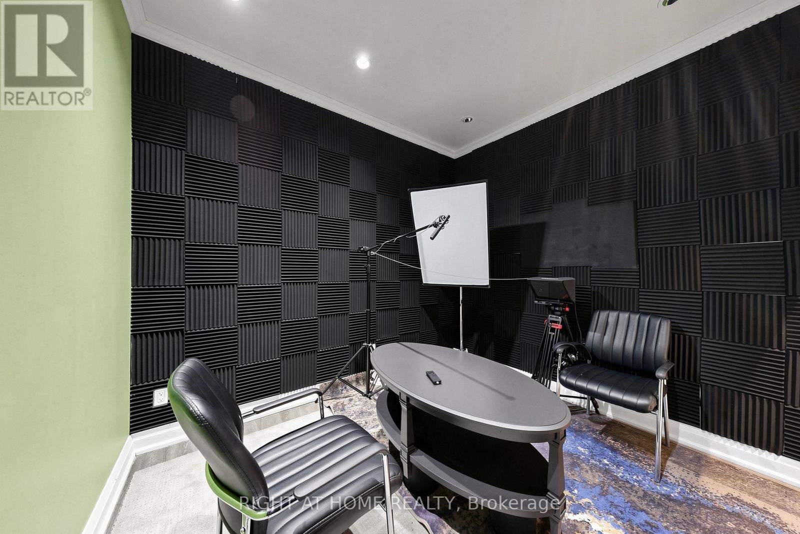 306 - 10376 Yonge Street N Property Photo 16