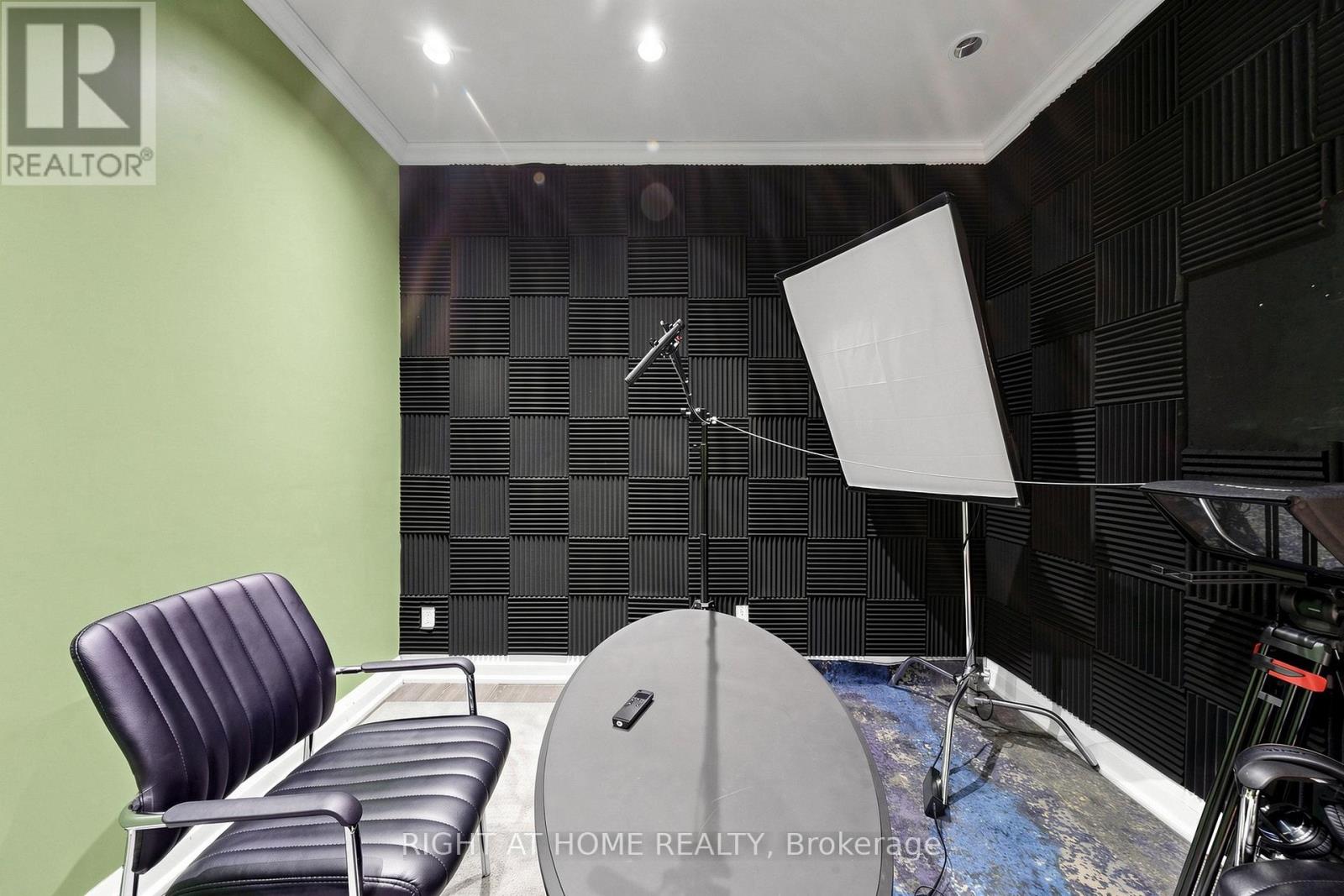 306 - 10376 Yonge Street N Property Photo 17