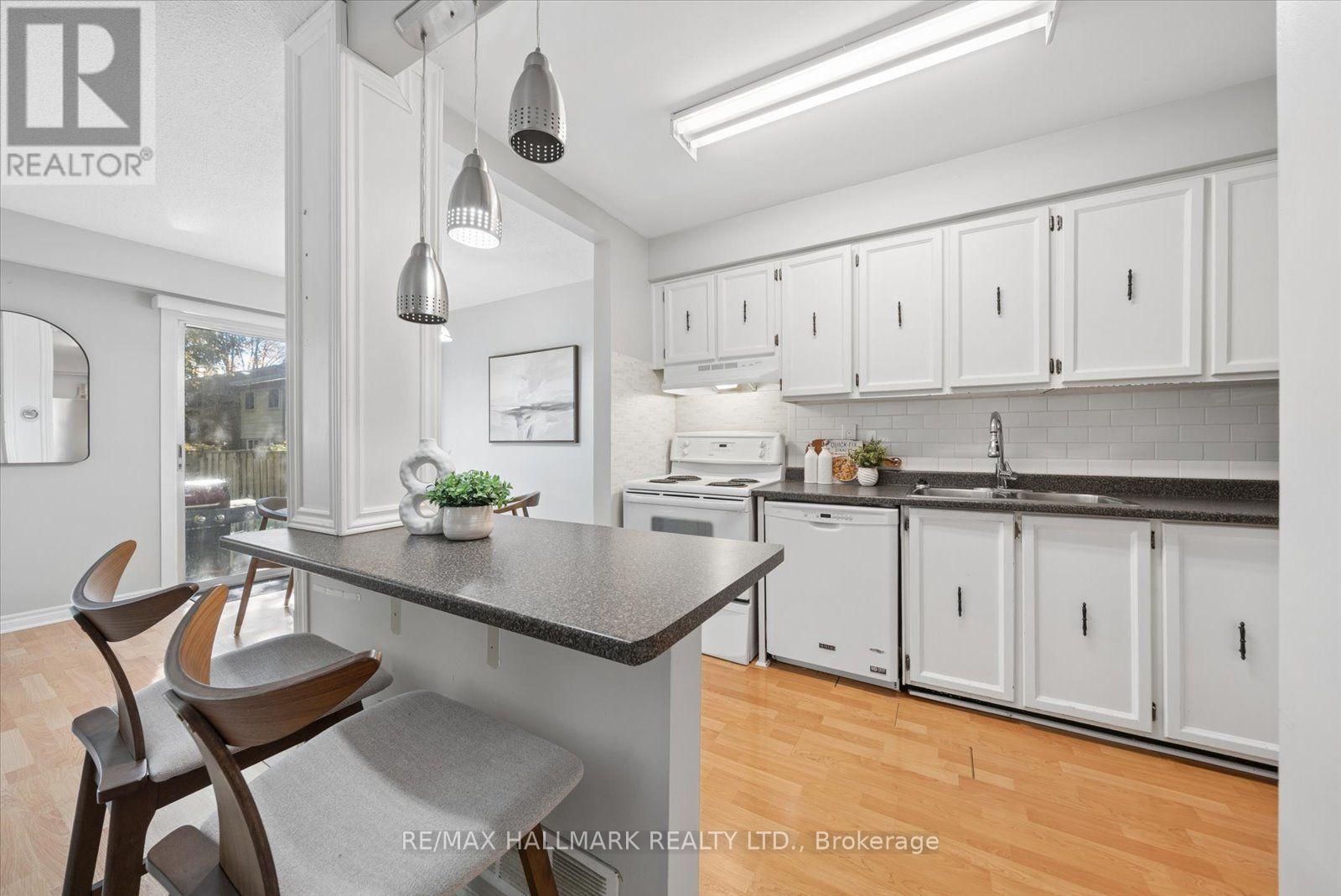 69 - 39 Camelot Way Property Photo 12
