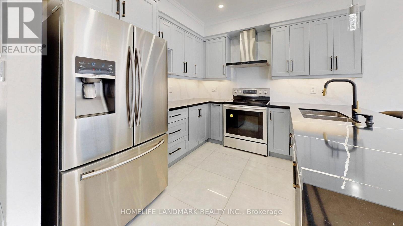 32 ARCO CIRCLE Property Photo 1