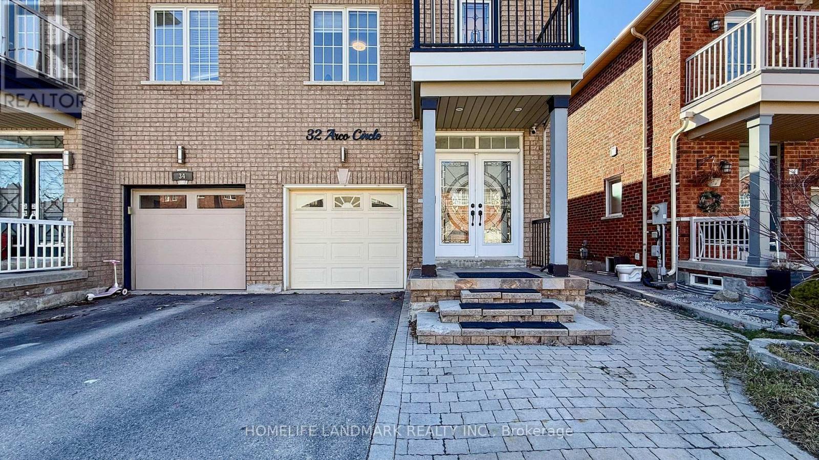 32 Arco Circle Property Photo 3