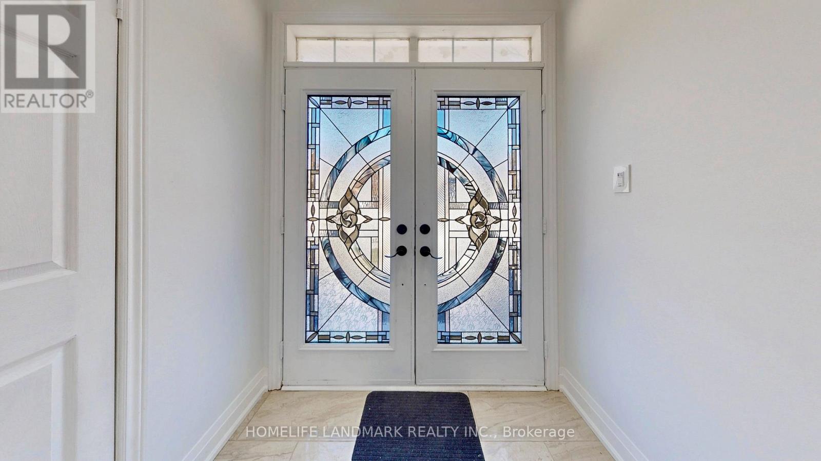 32 Arco Circle Property Photo 4