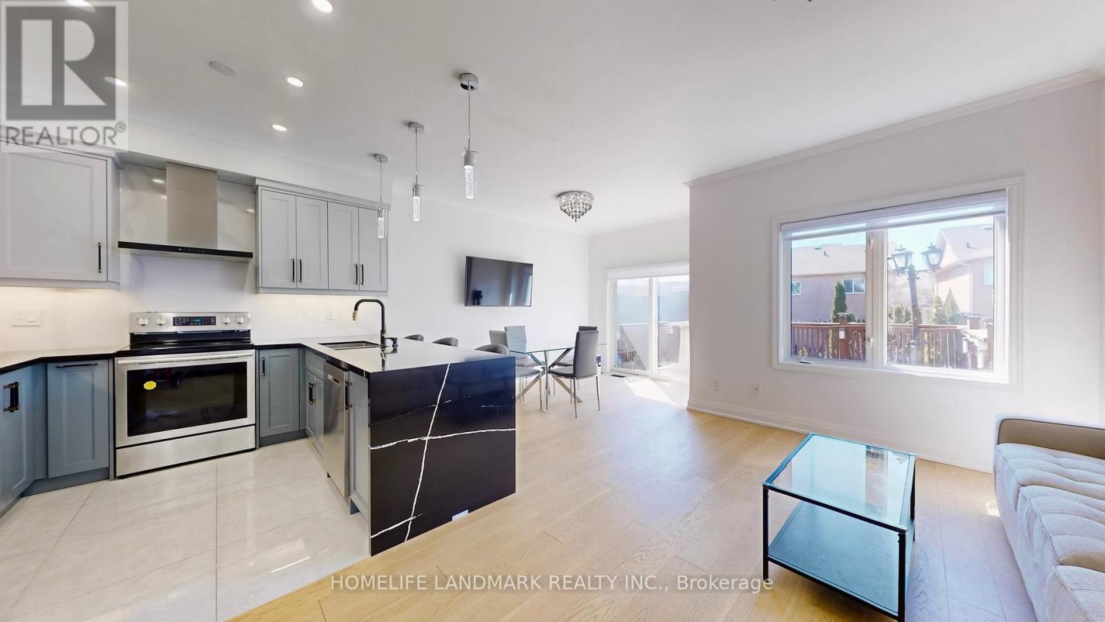 32 Arco Circle Property Photo 8