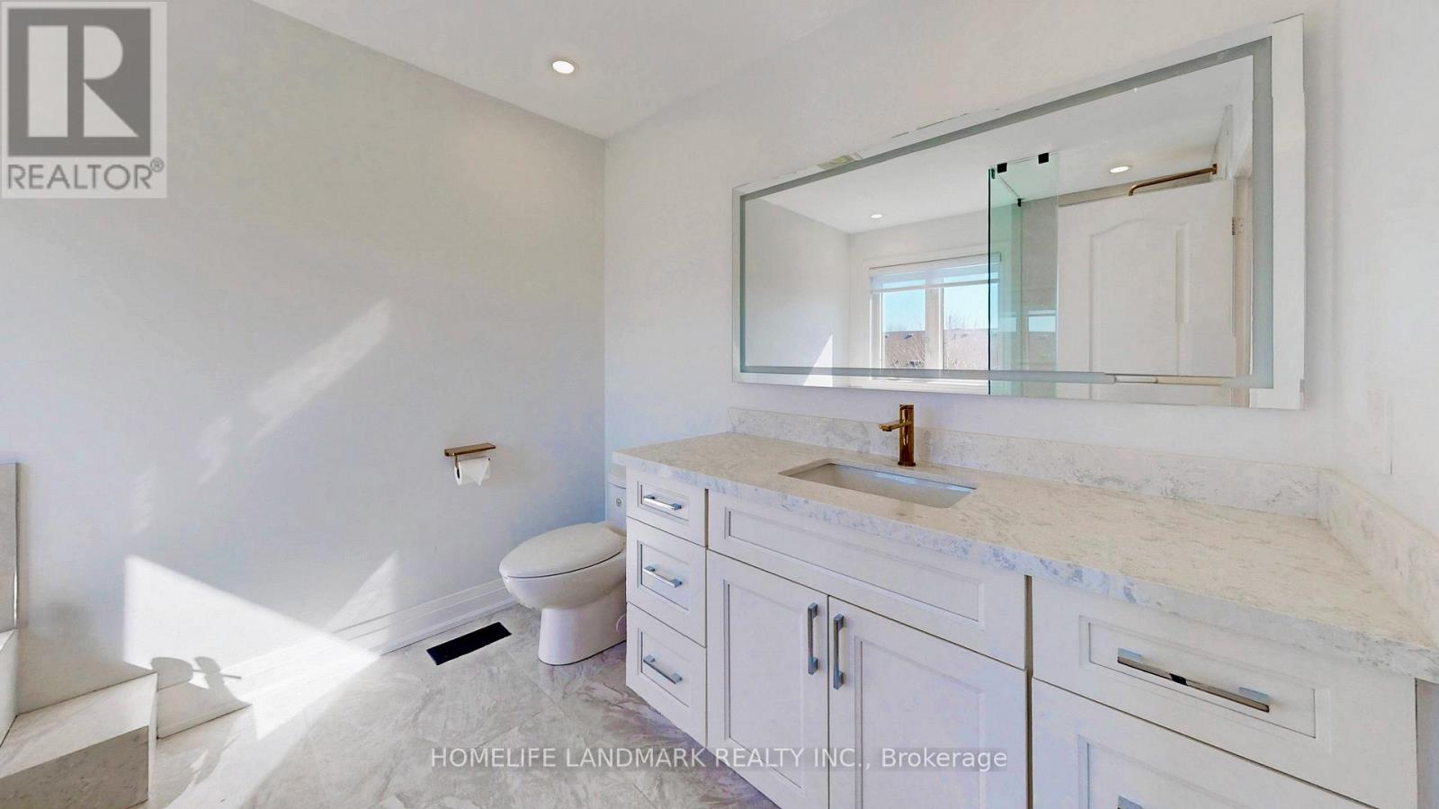 32 Arco Circle Property Photo 15
