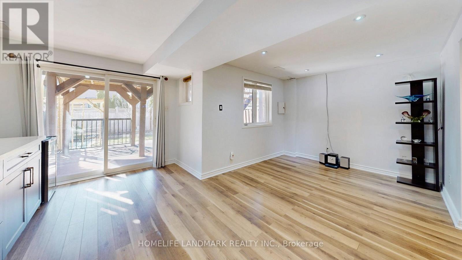 32 Arco Circle Property Photo 27