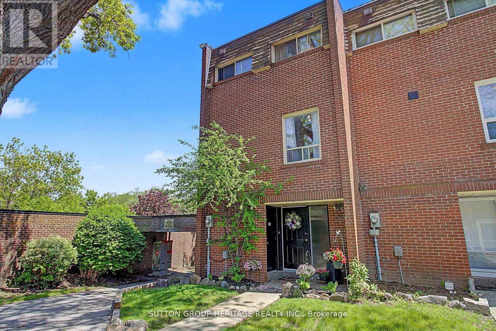 124 Wales Avenue Property Photo 1