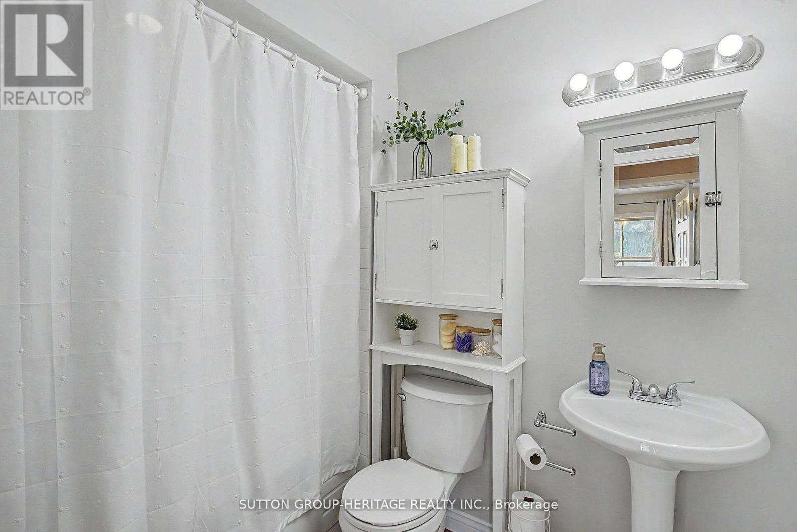 124 Wales Avenue Property Photo 11