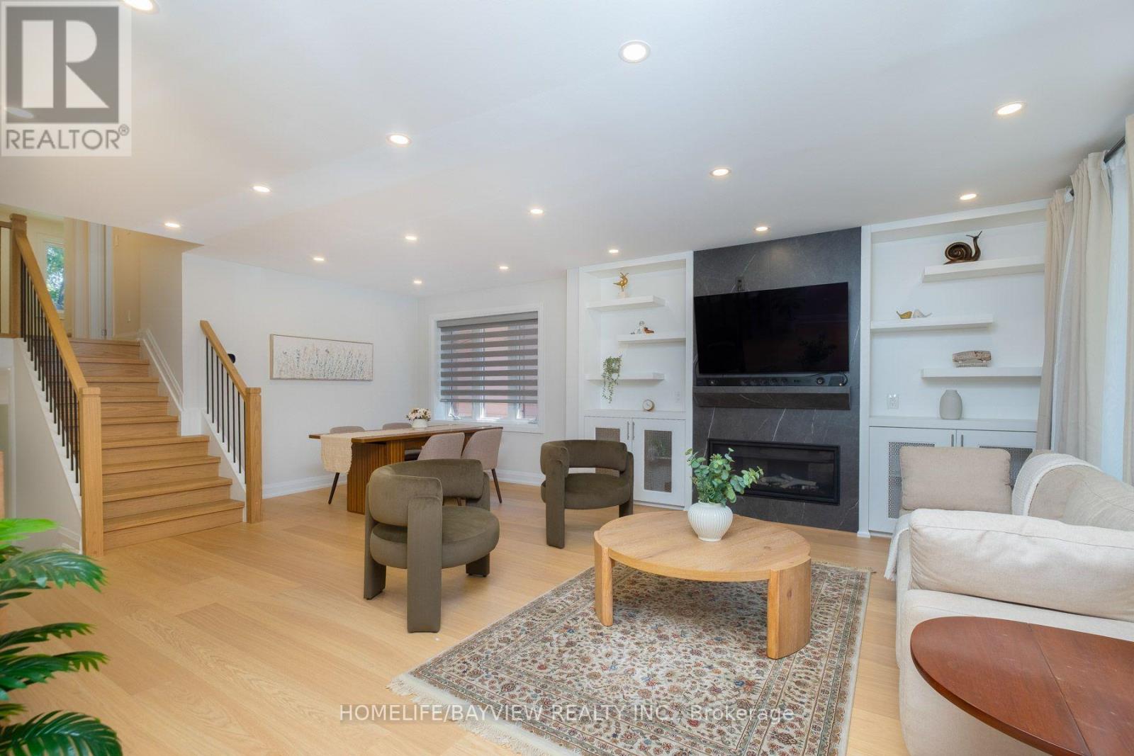 164 Steeles Avenue E Property Photo 7
