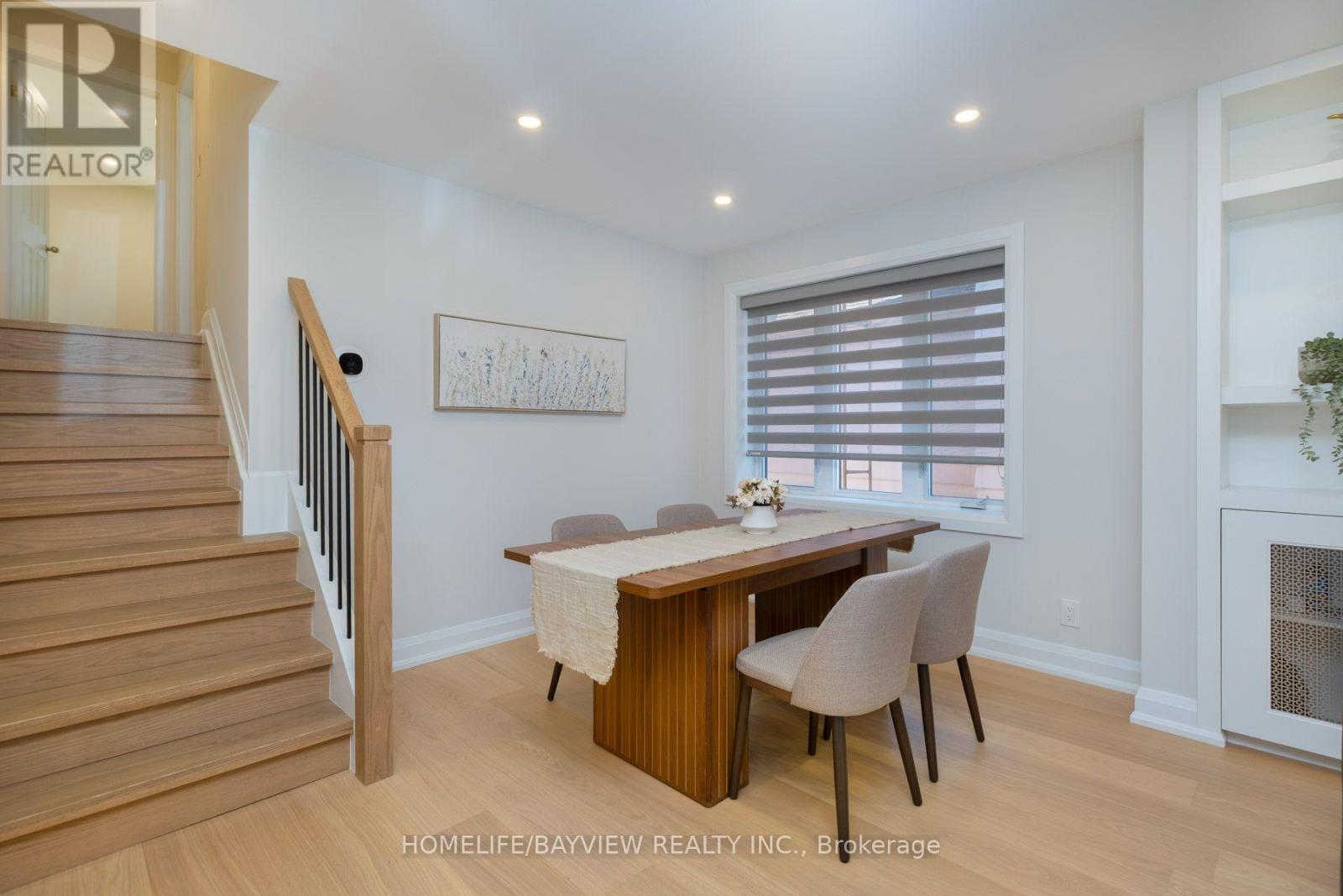 164 Steeles Avenue E Property Photo 8