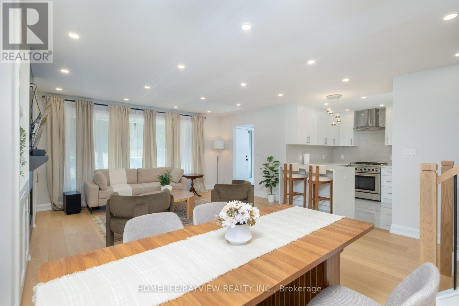164 Steeles Avenue E Property Photo 12
