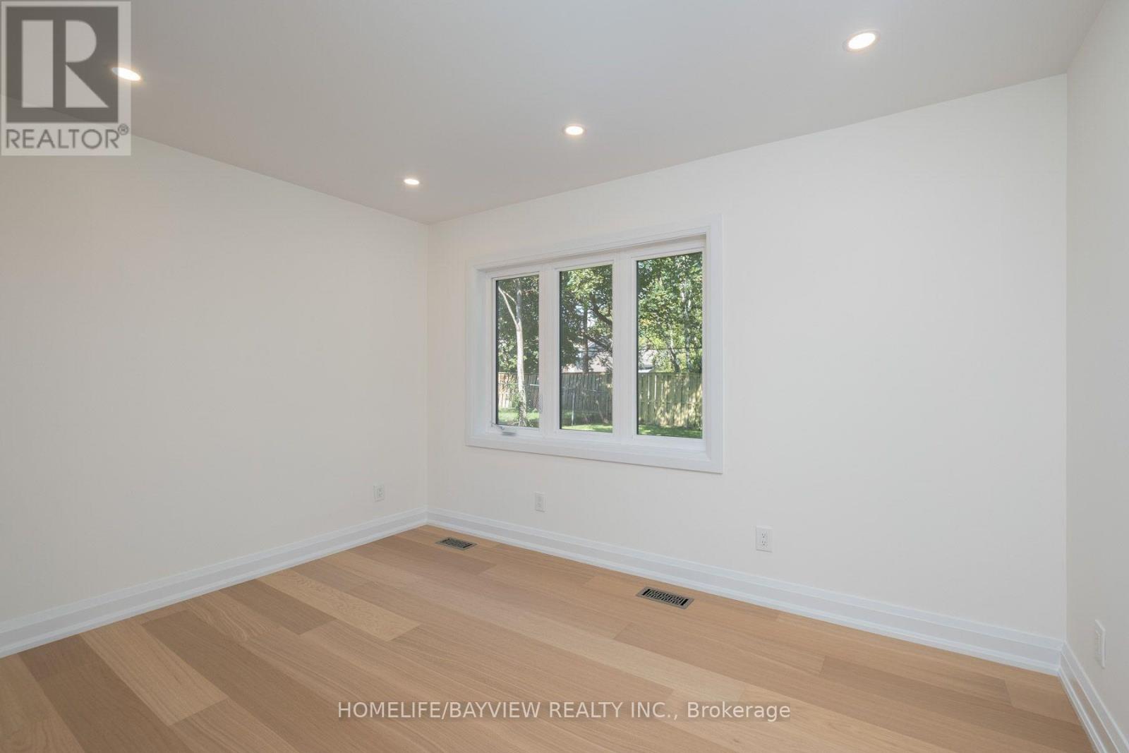 164 Steeles Avenue E Property Photo 20