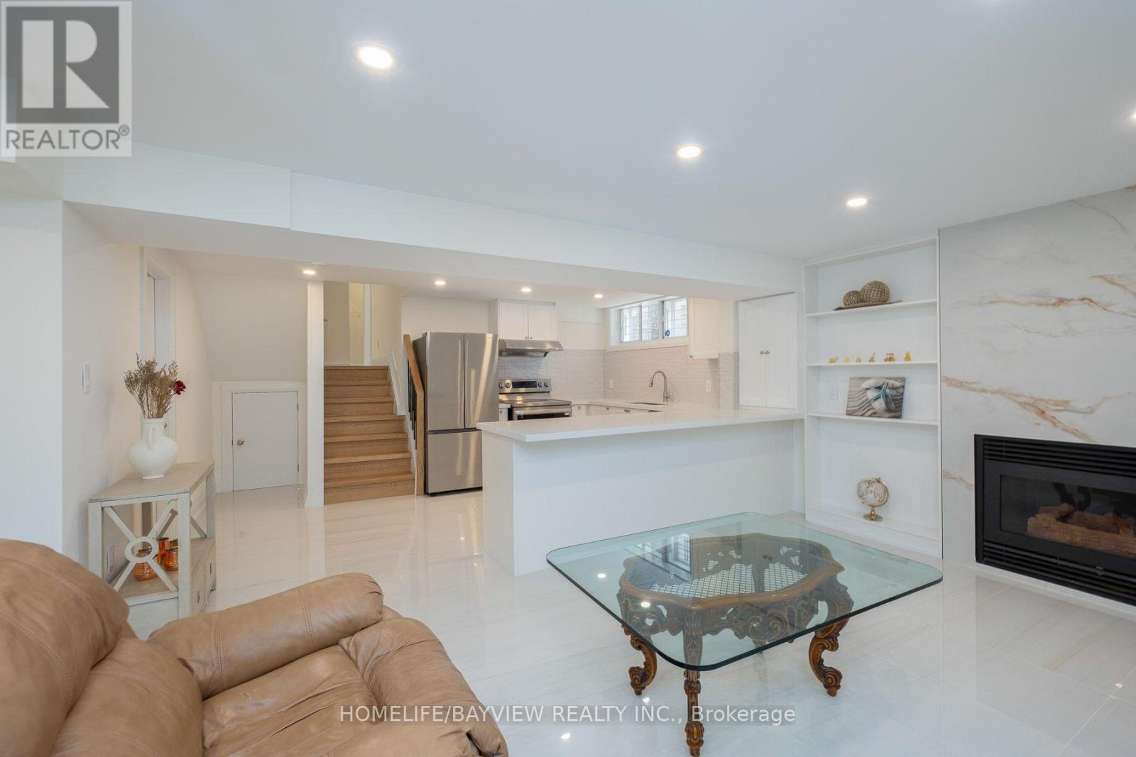 164 Steeles Avenue E Property Photo 25