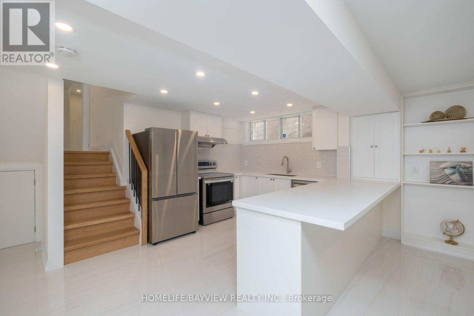 164 Steeles Avenue E Property Photo 26