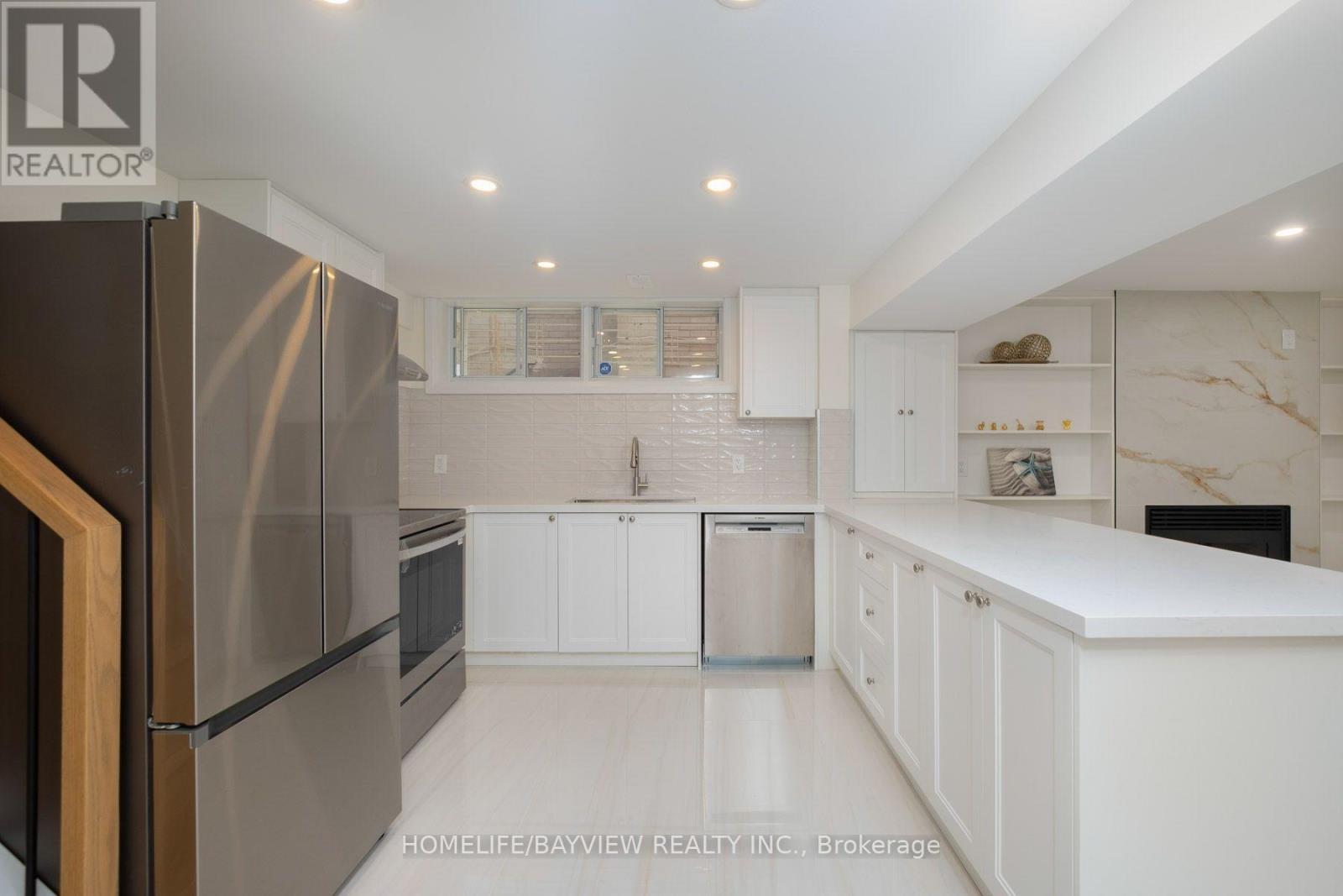164 Steeles Avenue E Property Photo 27
