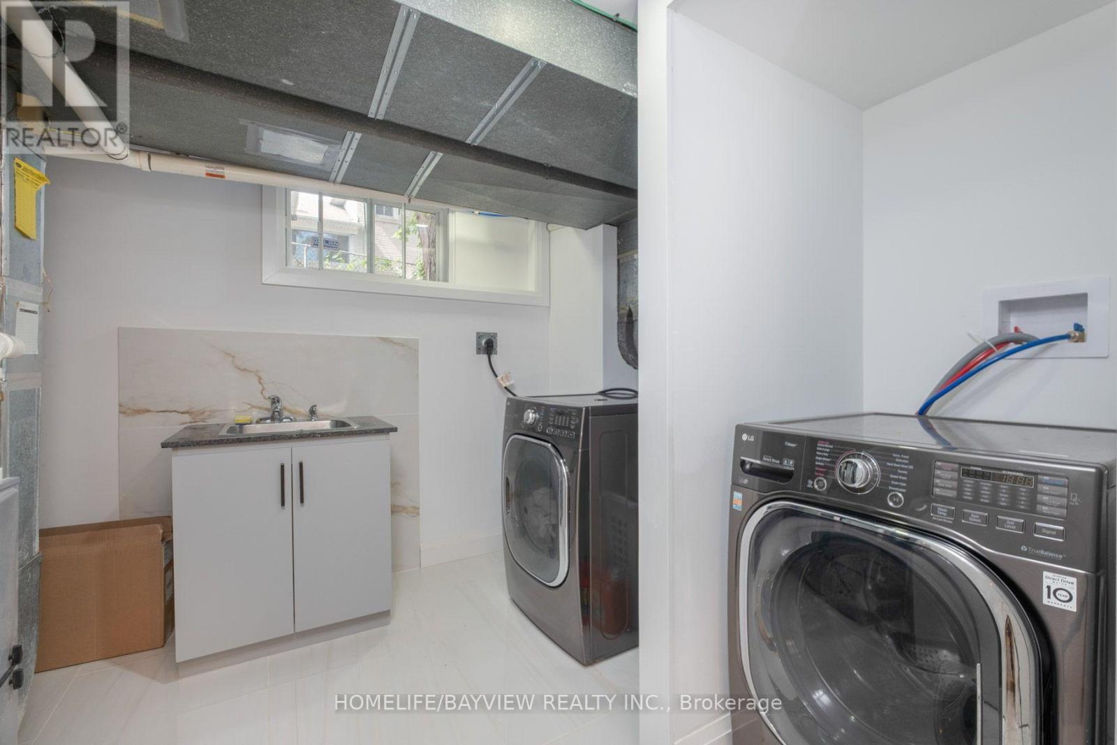 164 Steeles Avenue E Property Photo 29