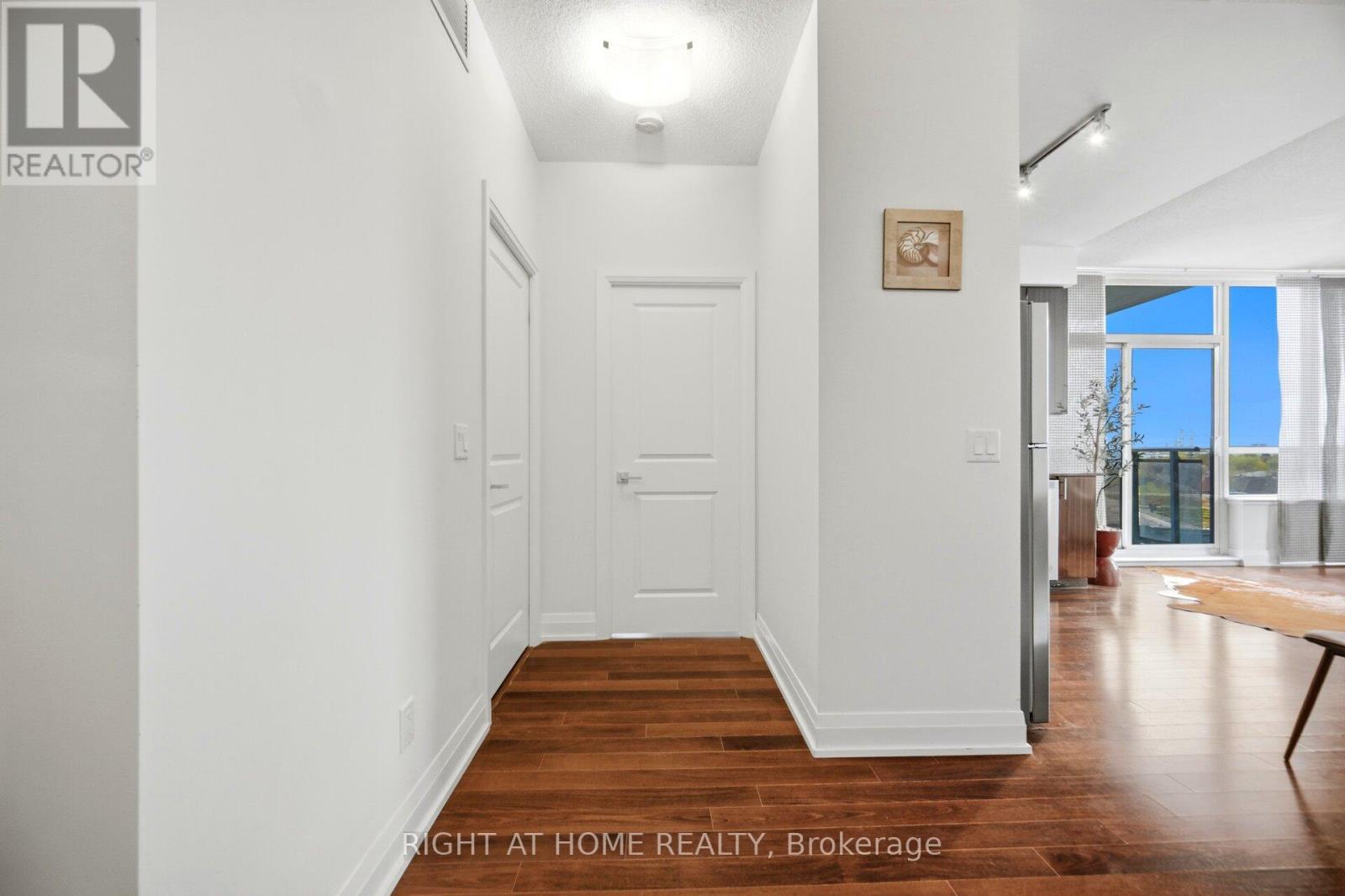 612 - 85 North Park Road Property Photo 6