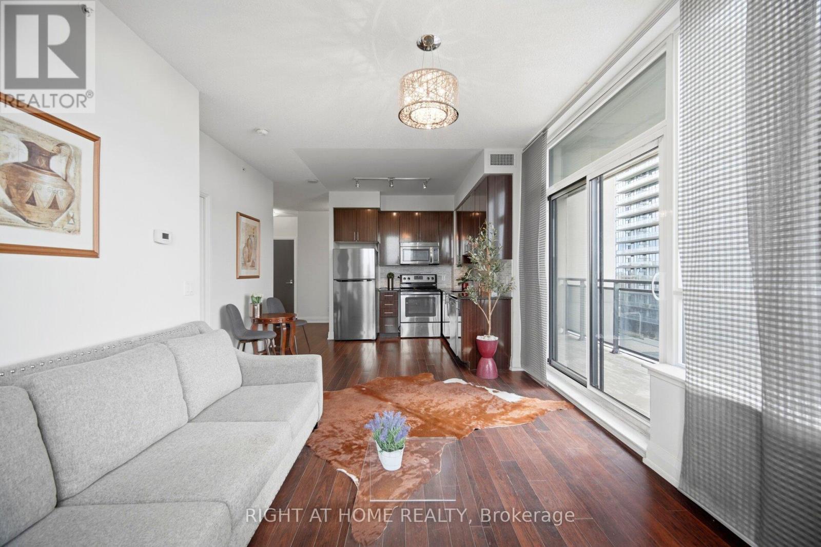 612 - 85 North Park Road Property Photo 12