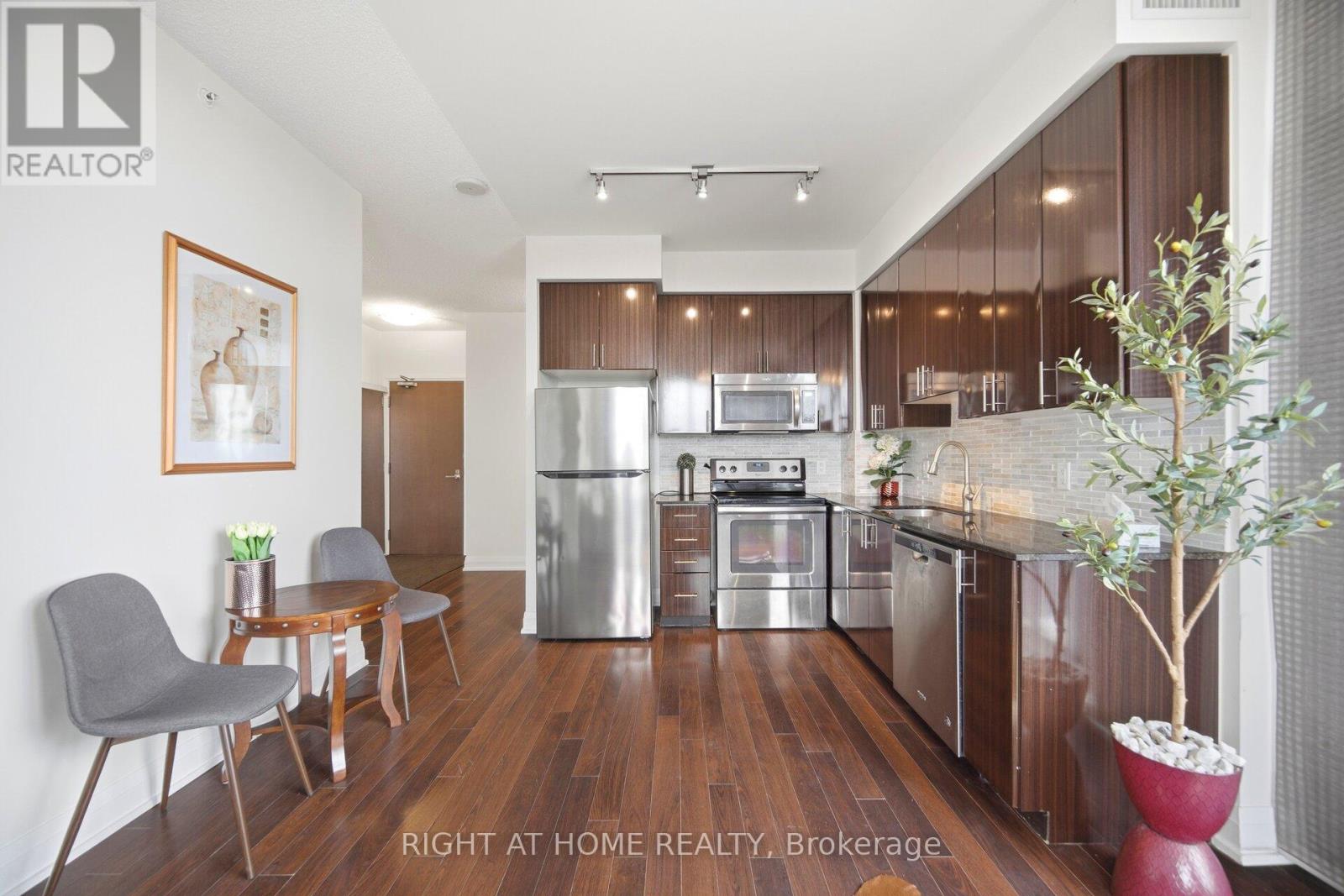 612 - 85 North Park Road Property Photo 13