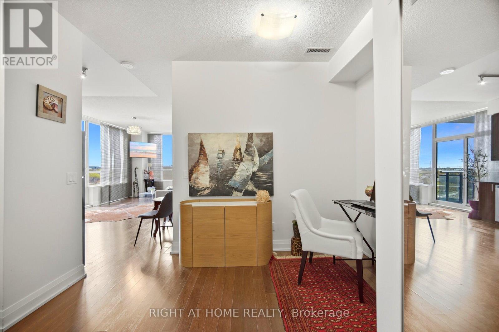 612 - 85 North Park Road Property Photo 14