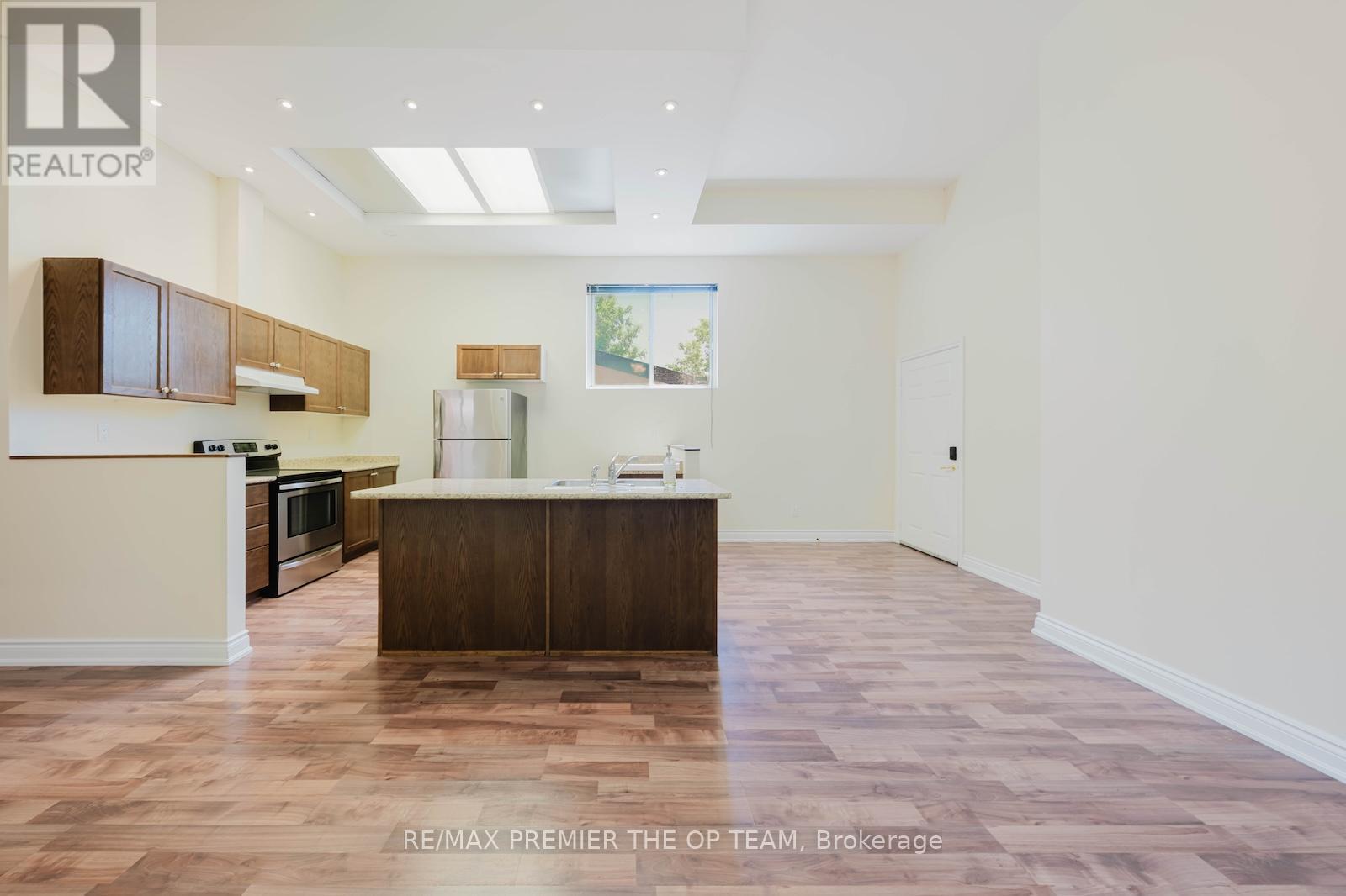 7930 Kipling Avenue Property Photo 4