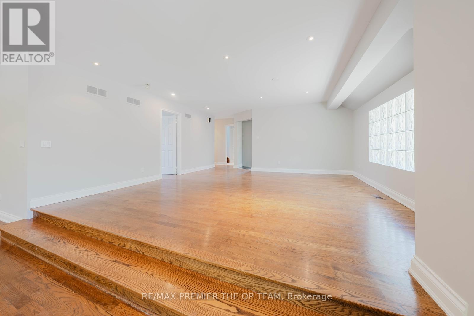 7930 Kipling Avenue Property Photo 17