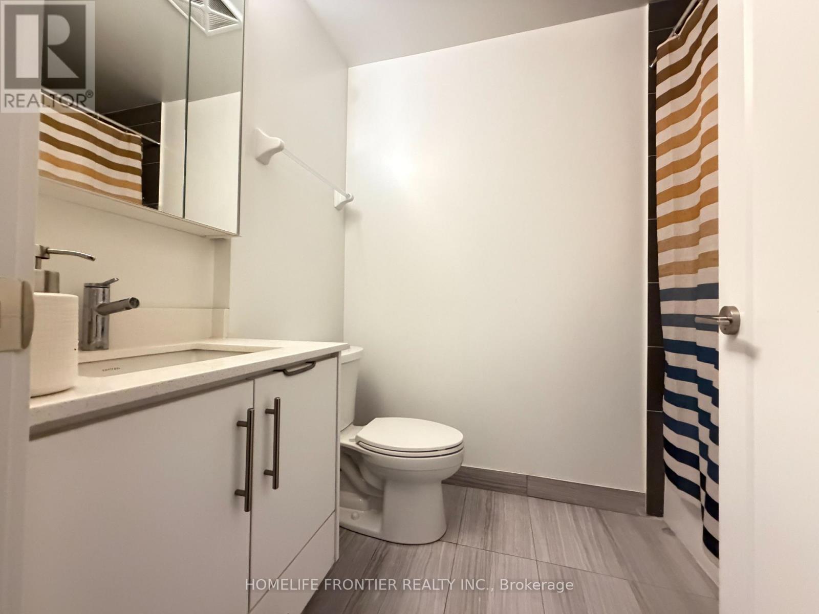 607 - 105 Oneida Crescent Property Photo 14