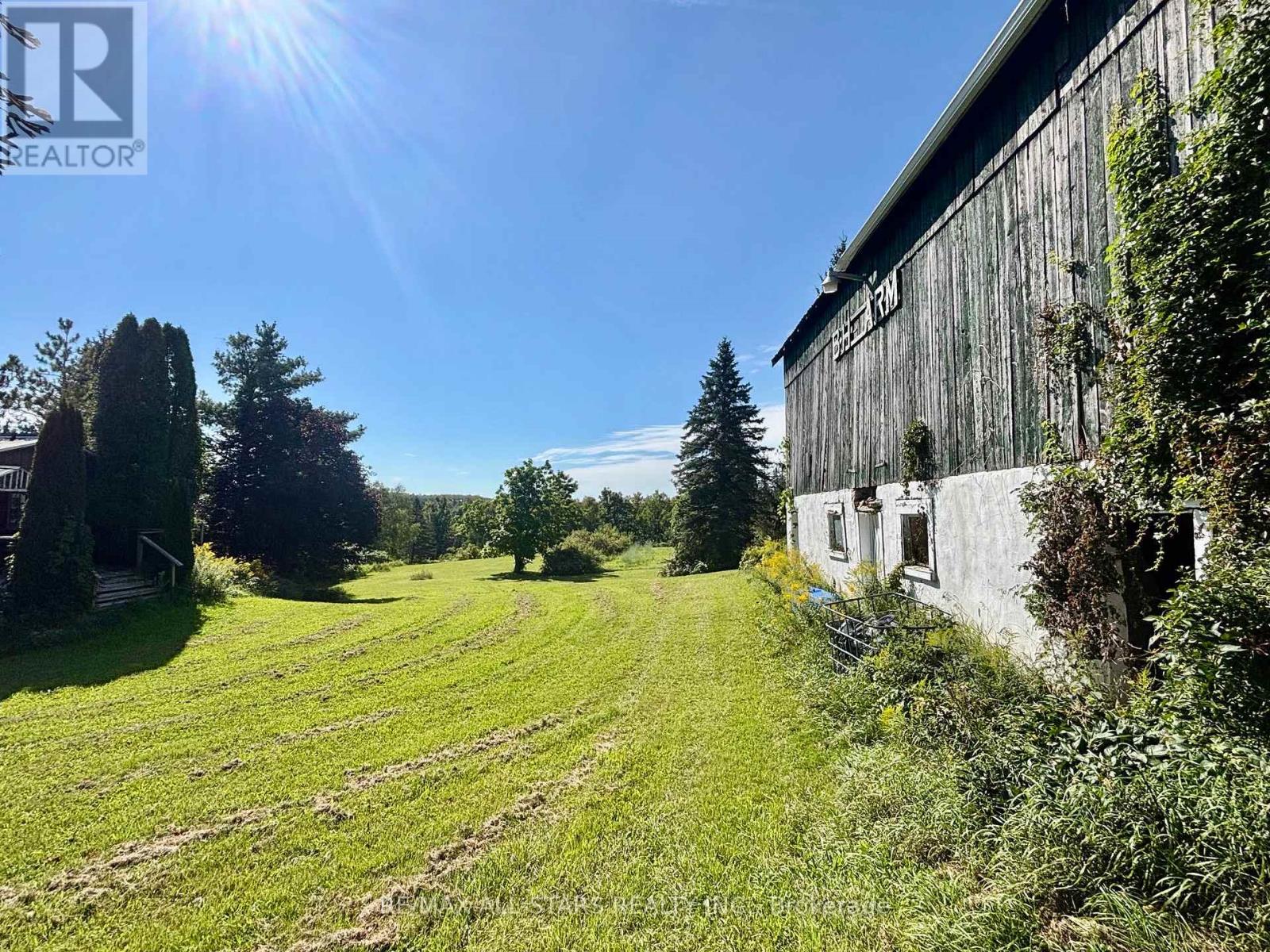 14200 Sideroad 18 Property Photo 11