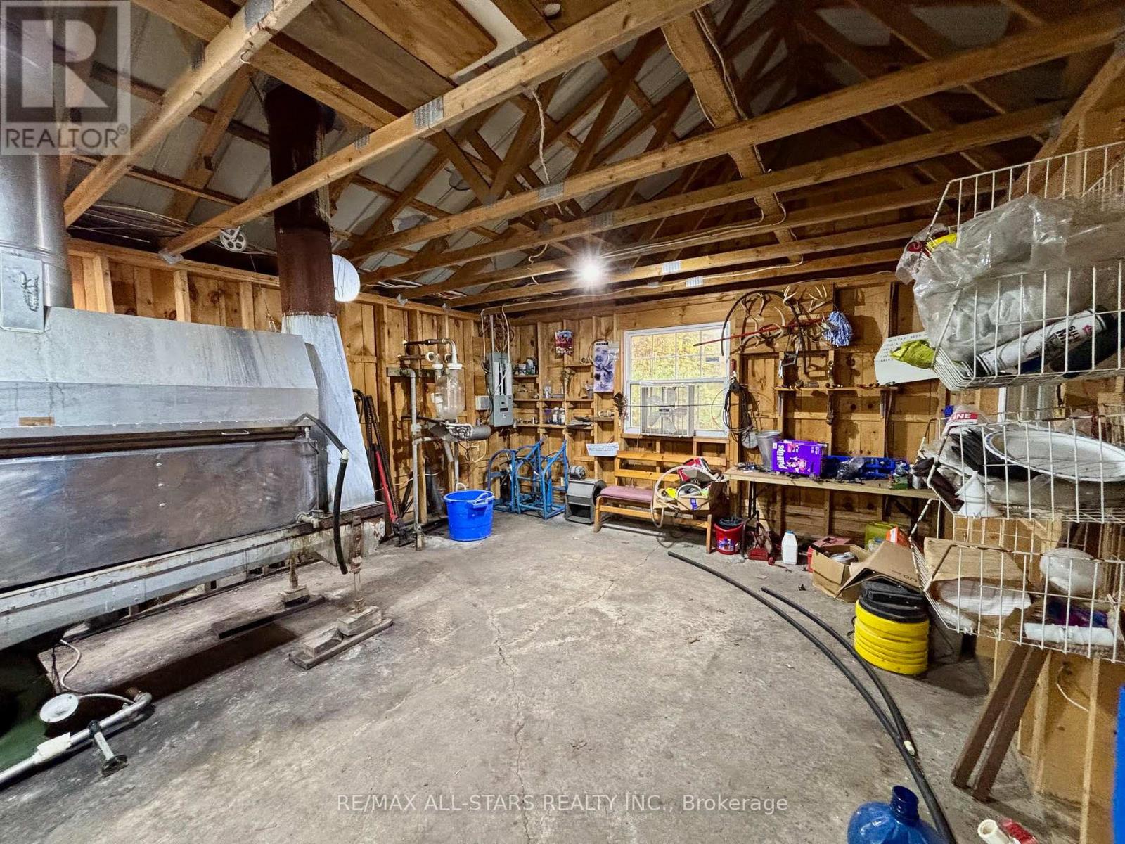 14200 Sideroad 18 Property Photo 27