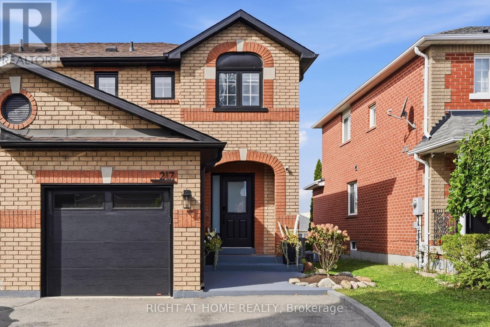 217 Rosanna Crescent Property Photo 1