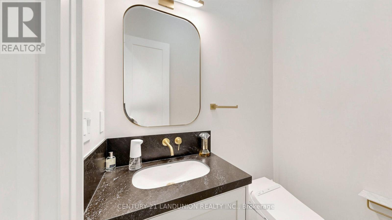 51 Meteorite Street Property Photo 15