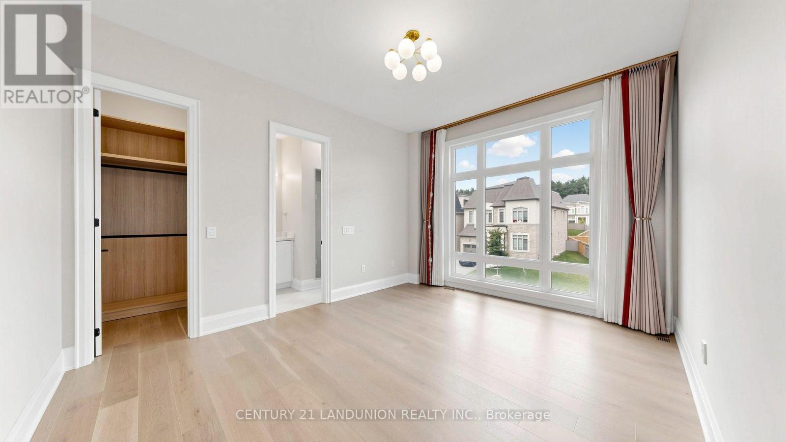 51 Meteorite Street Property Photo 24