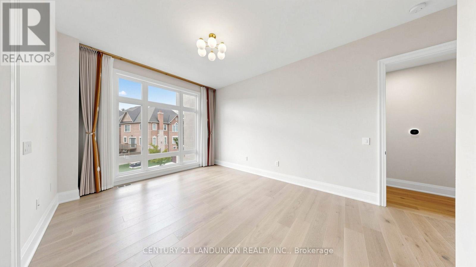 51 Meteorite Street Property Photo 25