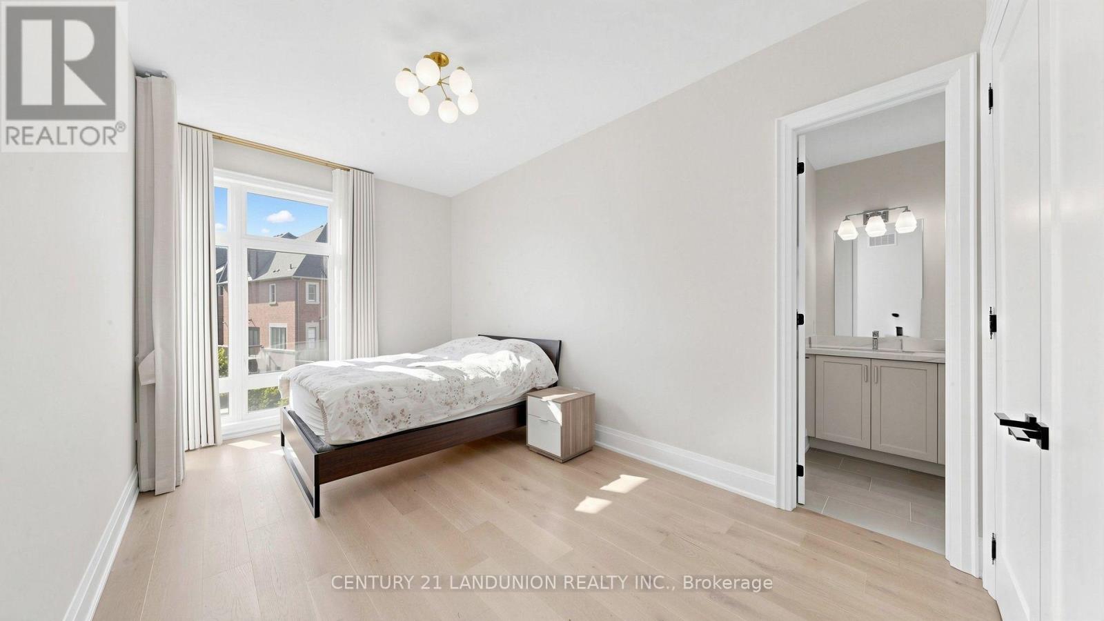 51 Meteorite Street Property Photo 28