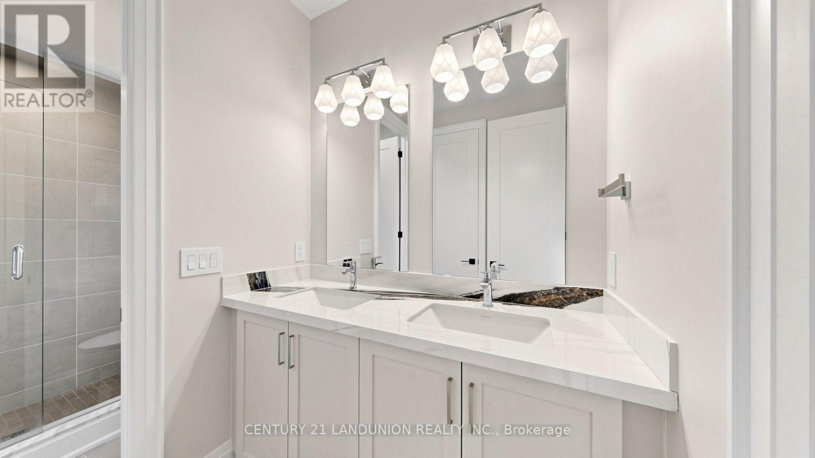 51 Meteorite Street Property Photo 29