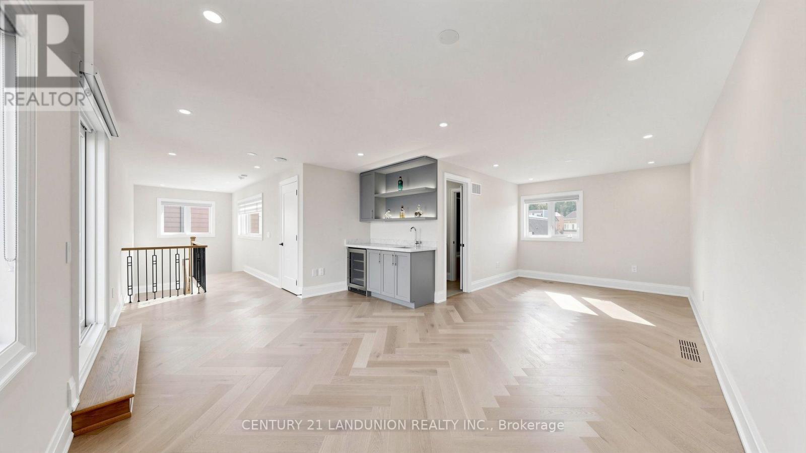 51 Meteorite Street Property Photo 33
