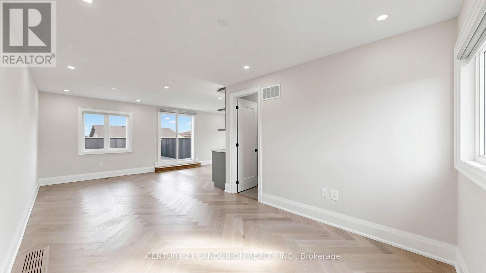 51 Meteorite Street Property Photo 34