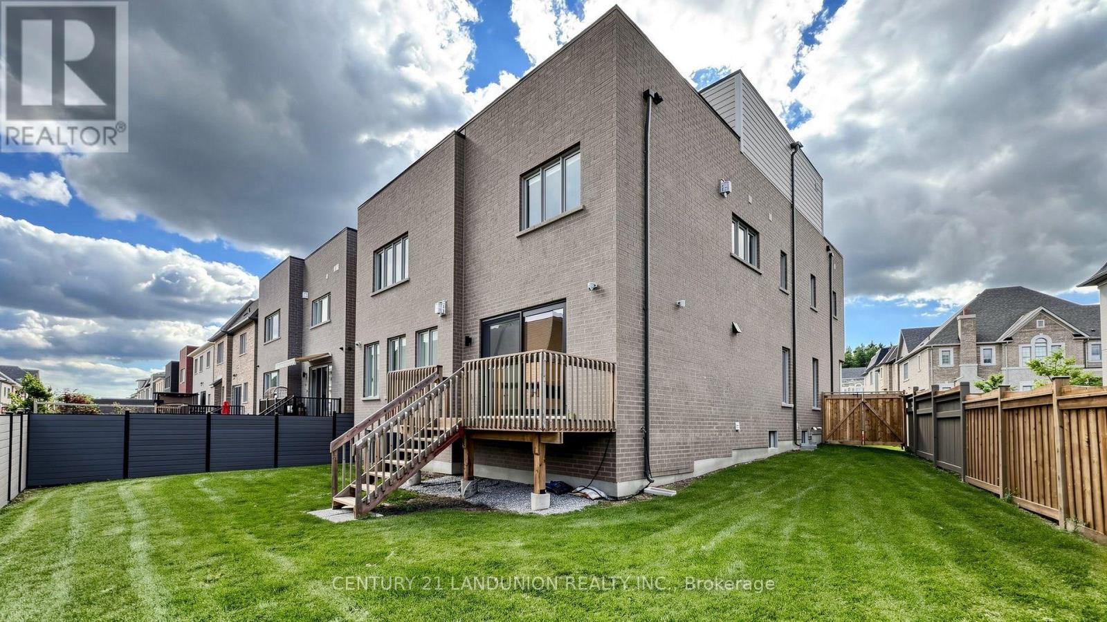 51 Meteorite Street Property Photo 43