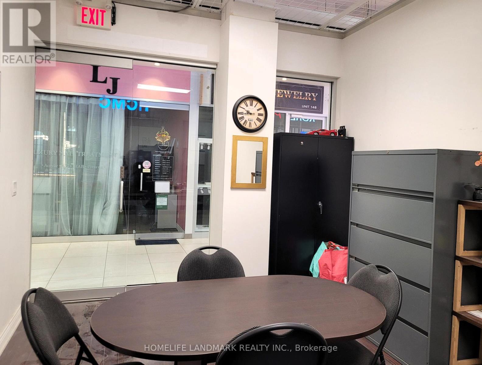 160 - 7181 Yonge Street Property Photo 5