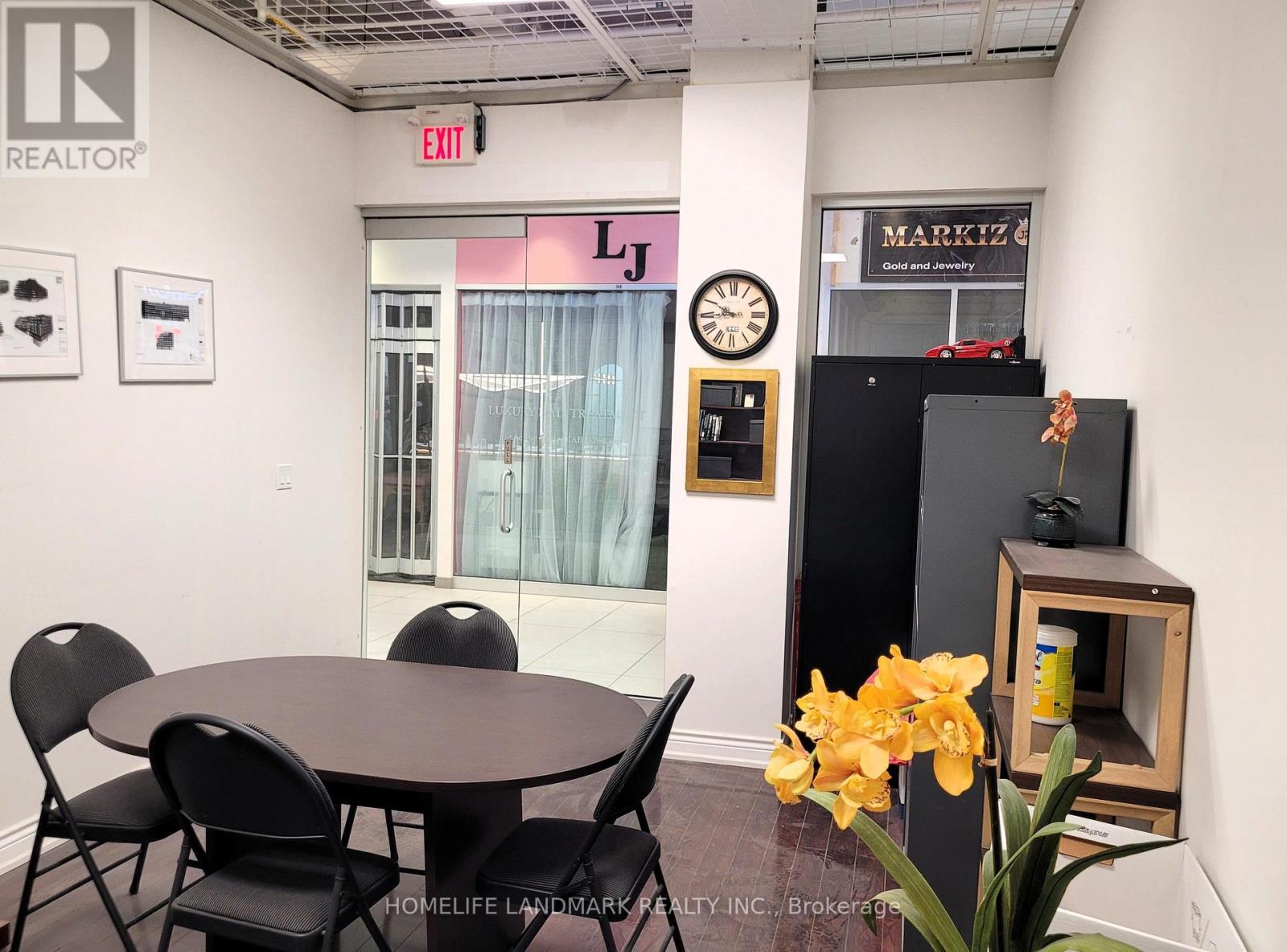 160 - 7181 Yonge Street Property Photo 6