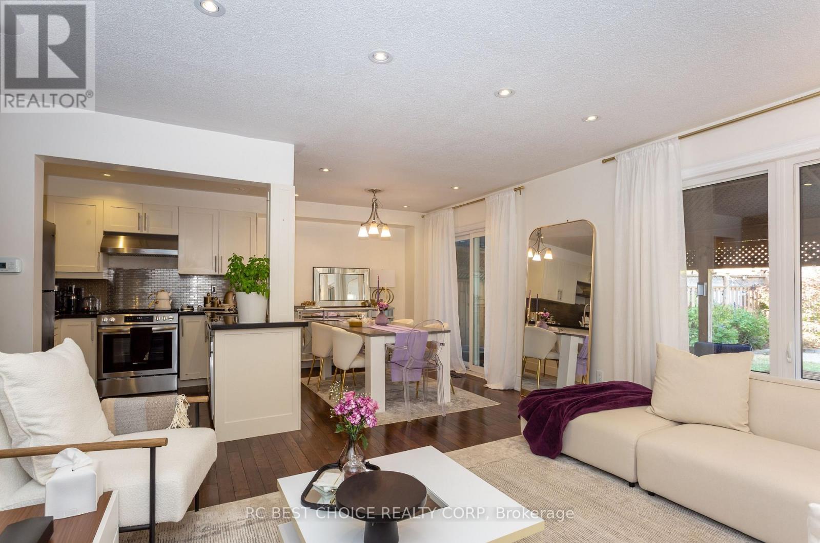 68 Carron Avenue Property Photo 3