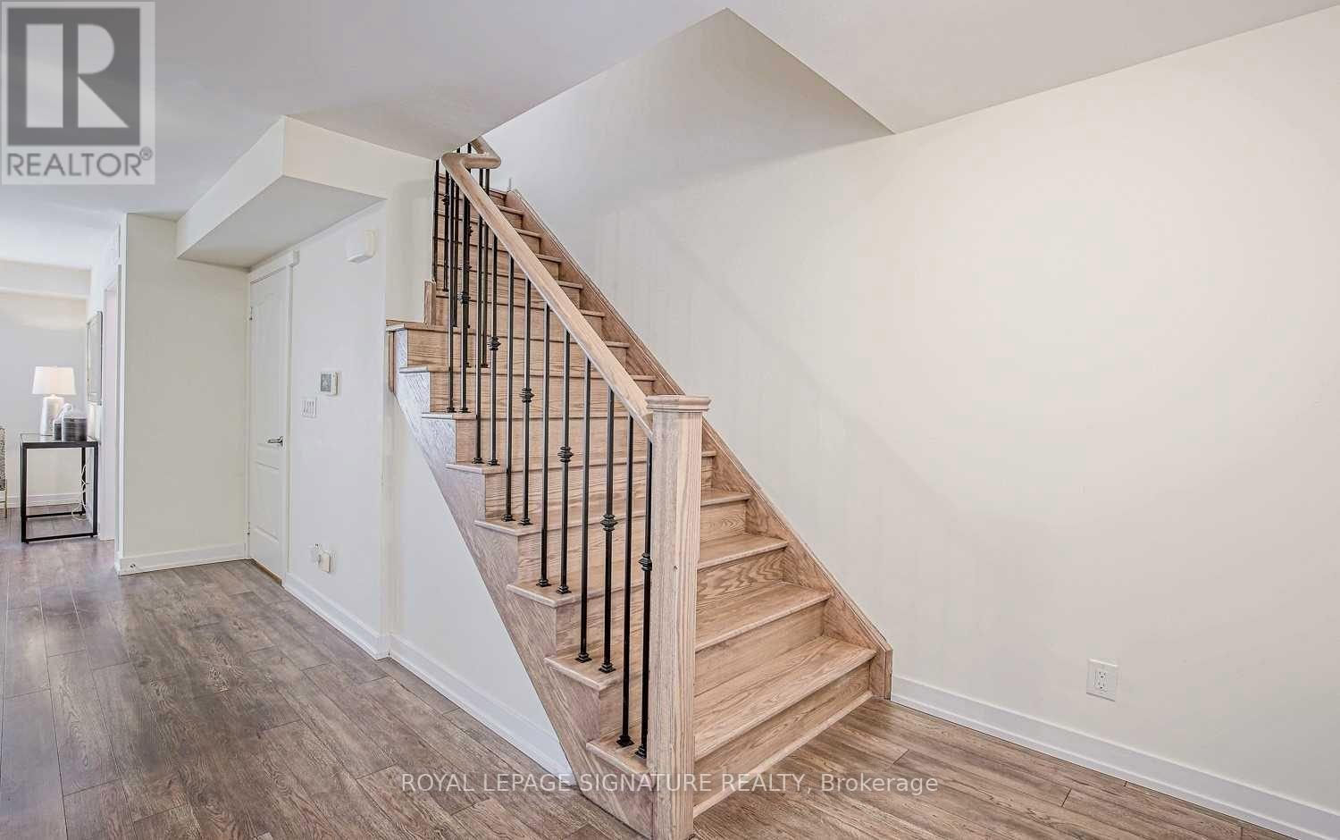 1110 - 65 Lindcrest Manor Property Photo 14