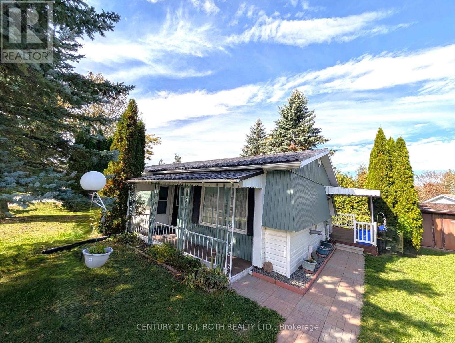 66 Linden Lane Property Photo 5
