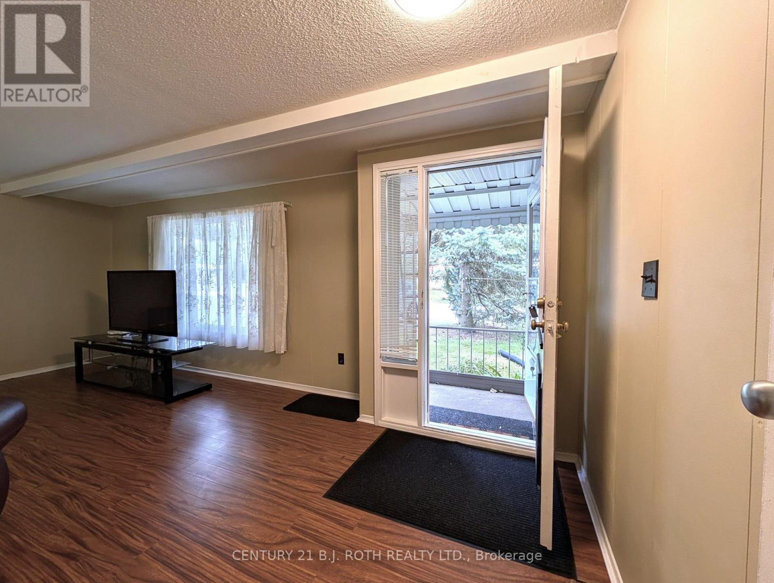 66 Linden Lane Property Photo 6