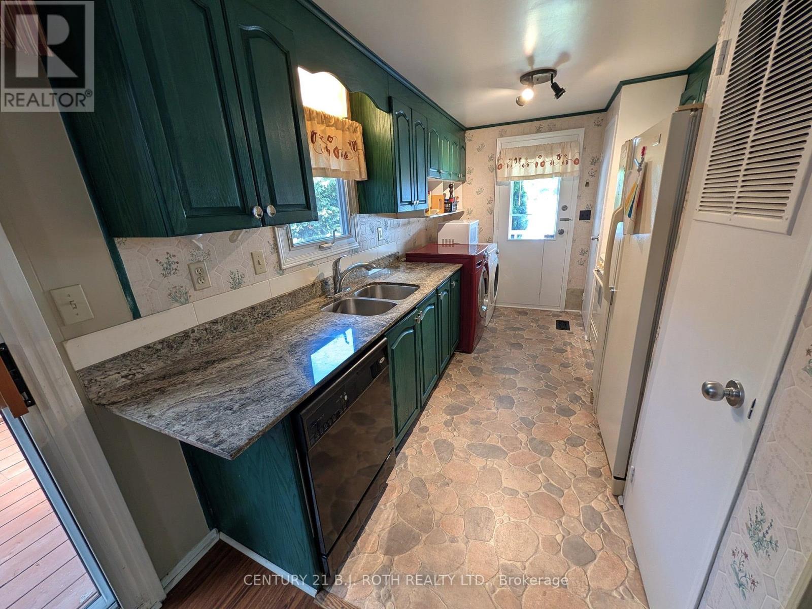 66 Linden Lane Property Photo 12