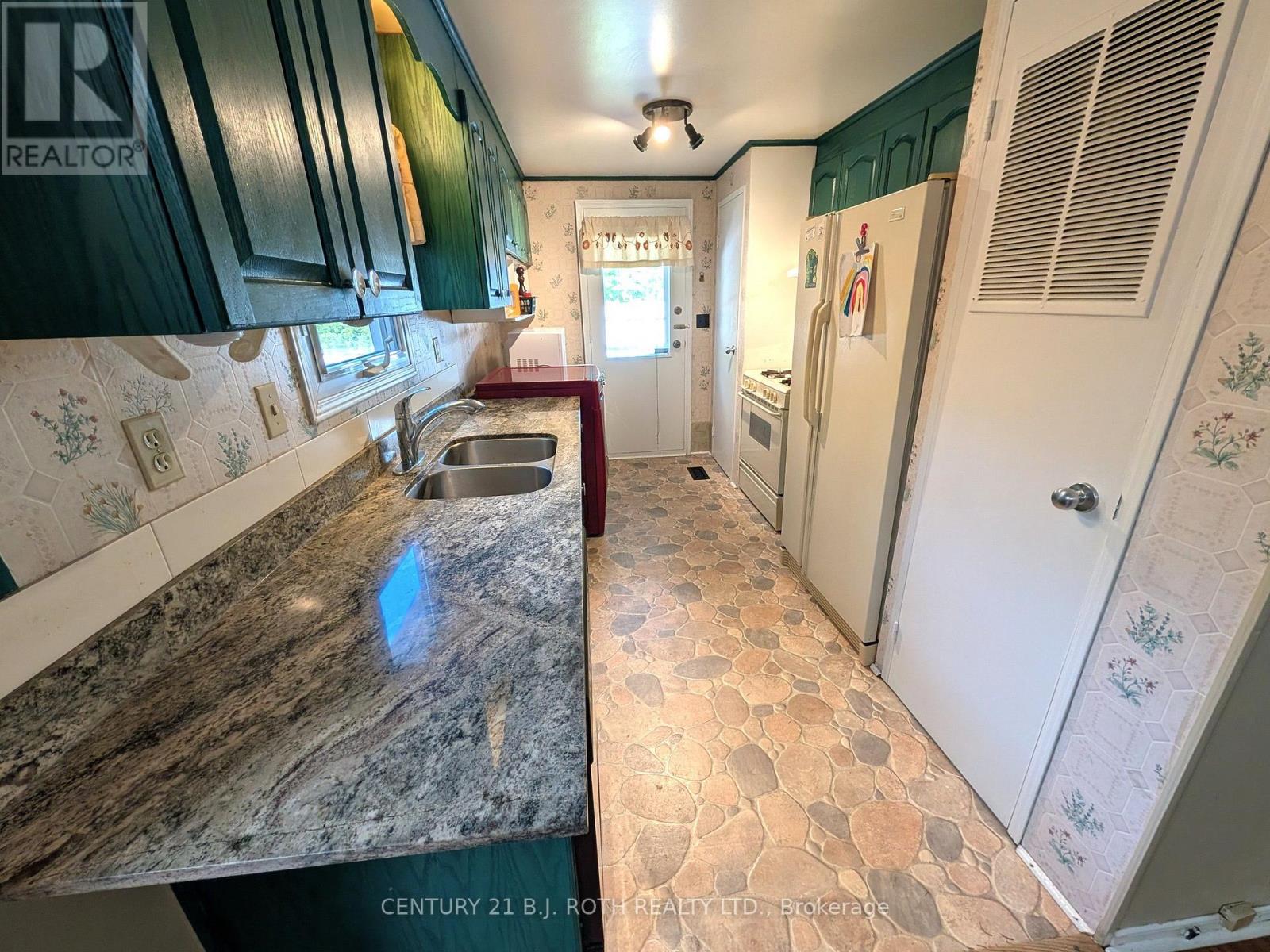 66 Linden Lane Property Photo 13