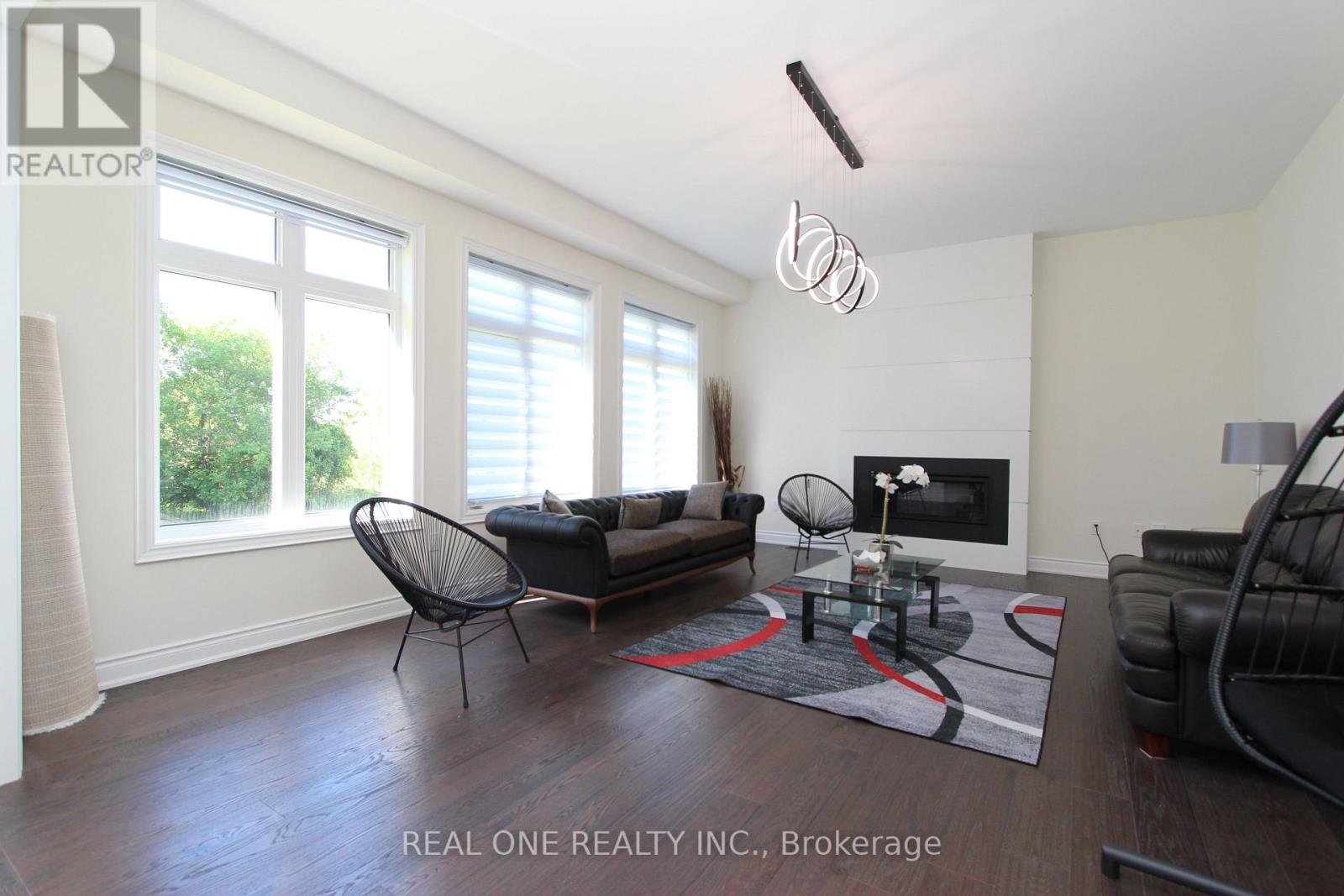 108 Silk Twist Drive Property Photo 2