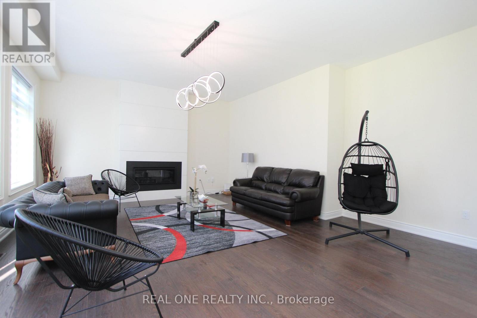 108 Silk Twist Drive Property Photo 3